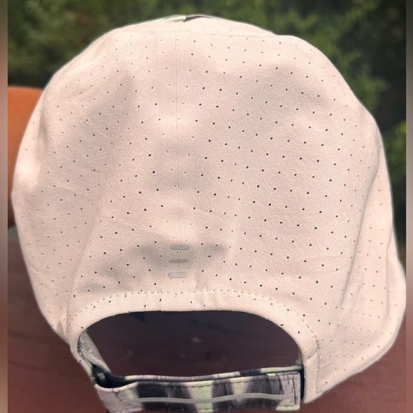 LULULEMON FAST AND FREE HAT - Picture 11 of 14